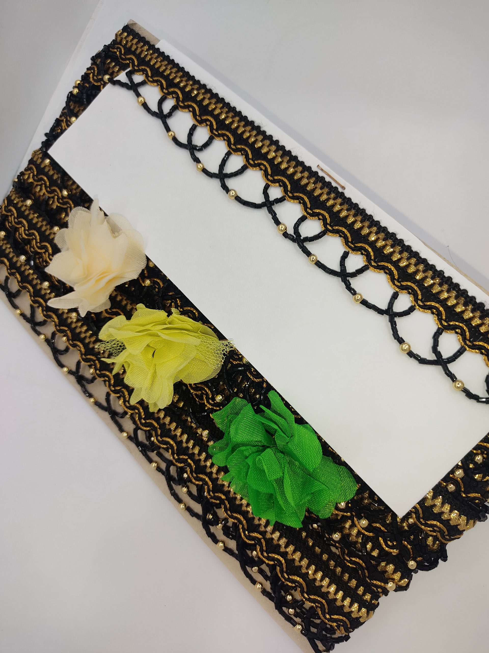 آویز ملیله ای